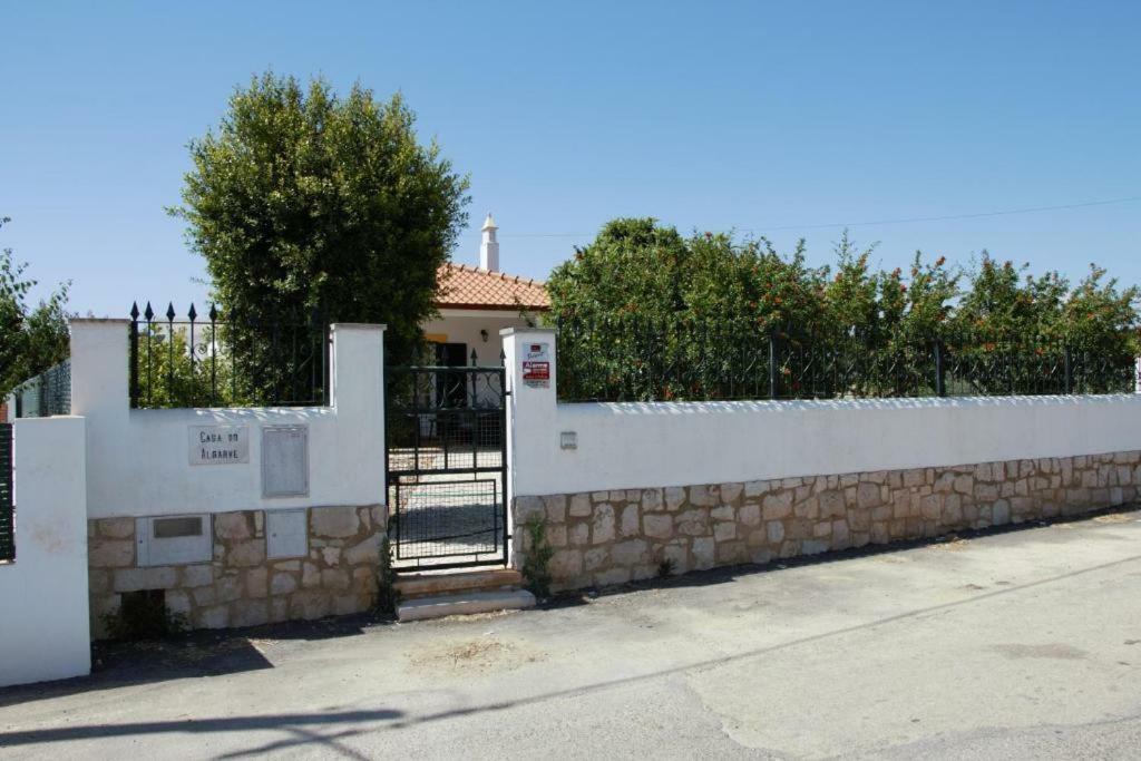 Guest House Alfarrobeiras Albufeira Eksteriør billede