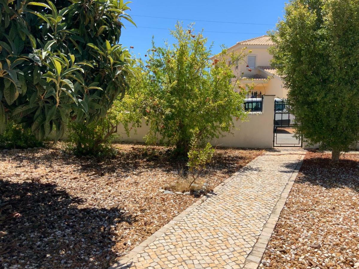 Guest House Alfarrobeiras Albufeira Eksteriør billede